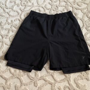 Old Navy Active Stretch Tech Go Dry 2 in 1 shorts with base layer. Size XL 14-16